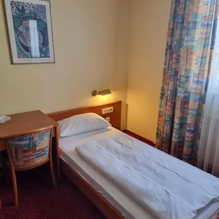 Hotel Mondial 3*
