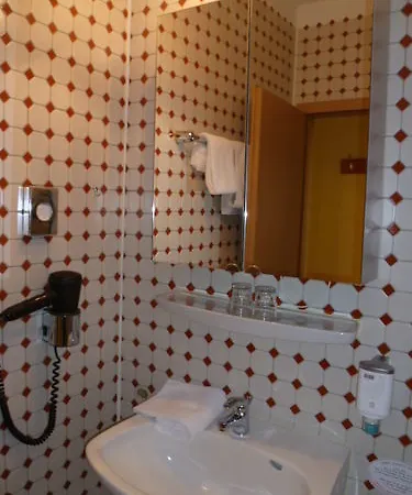 Mondial 3* دوسلدورف