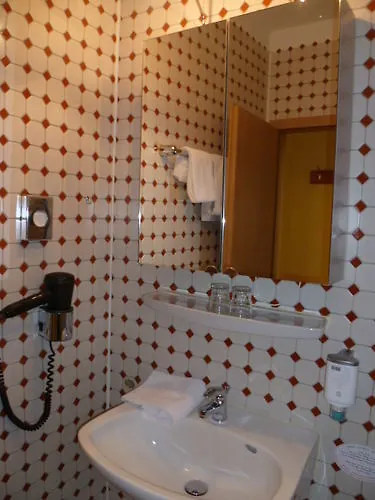 Mondial 3* デュッセルドルフ