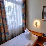 Hotel Mondial 3*